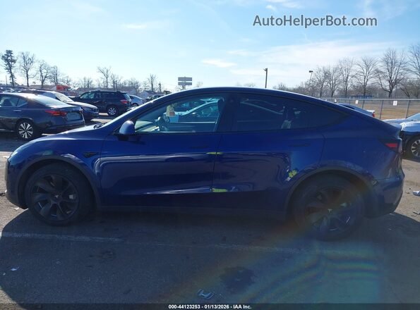 7SAYGDEE6NA019607 2022 TESLA MODEL Y Dark Blue სალონის 360-გრადუსიანი ხედი