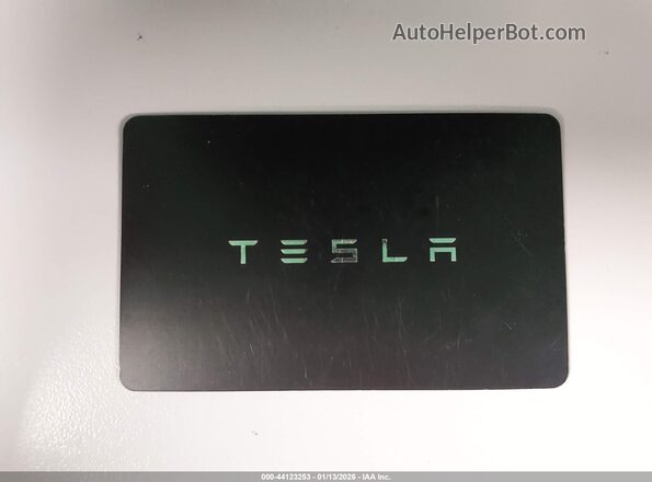 7SAYGDEE6NA019607 2022 TESLA MODEL Y Dark Blue წინა პანელის ხედი