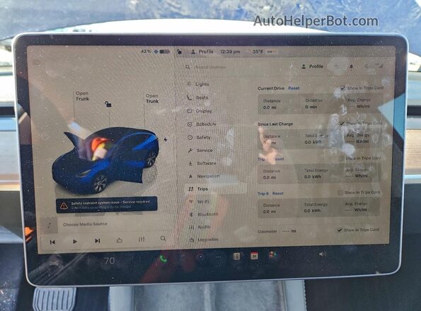 7SAYGDEE6NF576035 2022 TESLA MODEL Blue Instrument cluster view
