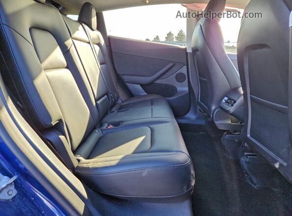 7SAYGDEE6NF576035 2022 TESLA MODEL Blue Rear seats view