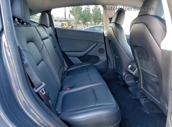 7SAYGDEE8PA129626 2023 TESLA MODEL Silver Rear interior view