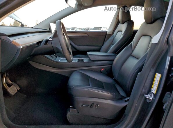 7SAYGDEE8PA129626 2023 TESLA MODEL Silver Front interior view