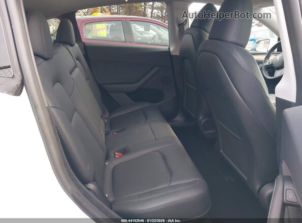 7SAYGDEE8RA218597 2024 TESLA MODEL Y White VIN կոդի պիտակի տեսք