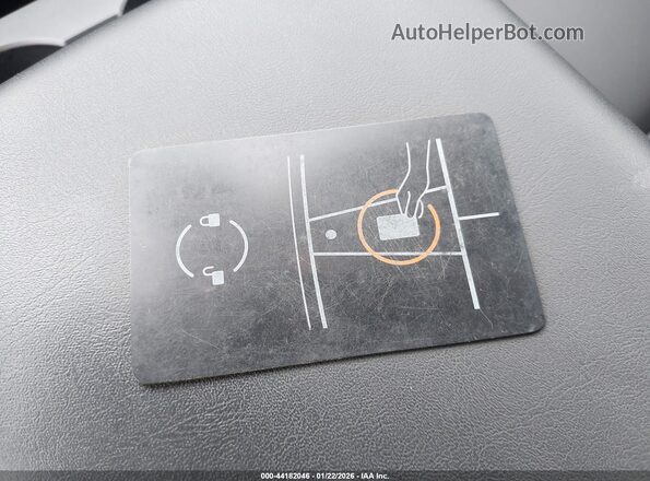 7SAYGDEE8RA218597 2024 TESLA MODEL Y White Առջևի վահանակի տեսք