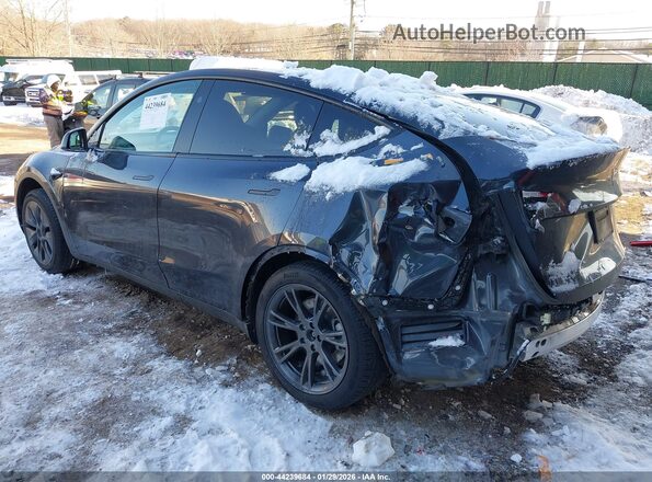 7SAYGDEE8SA367257 2025 TESLA MODEL Y Gray Vista frontal