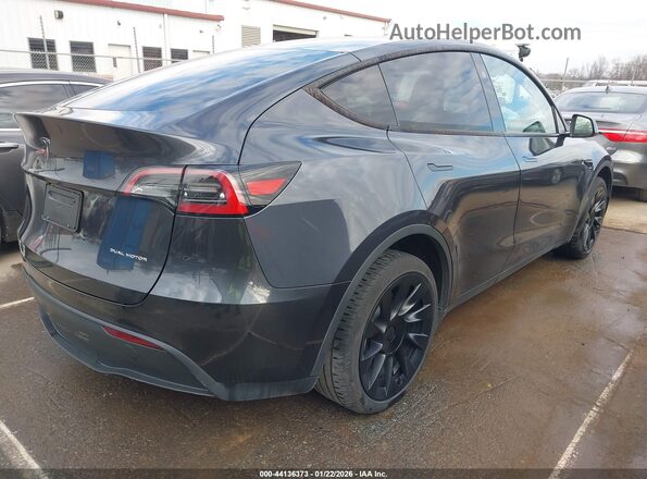 7SAYGDEE8SF270675 2025 TESLA MODEL Y Серый Задняя правая четверть