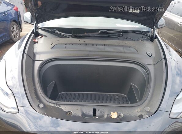 7SAYGDEE8SF270675 2025 TESLA MODEL Y Серый Вид сзади