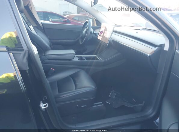 7SAYGDEEXNF321503 2022 TESLA MODEL Y Black Вид салону спереду