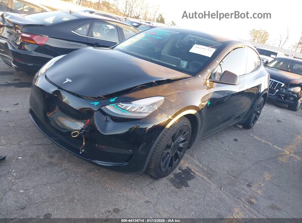 7SAYGDEEXNF321503 2022 TESLA MODEL Y Black Передня ліва чверть