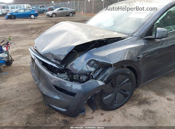 7SAYGDEEXTA582530 2026 TESLA MODEL Y Серый Вид спереди