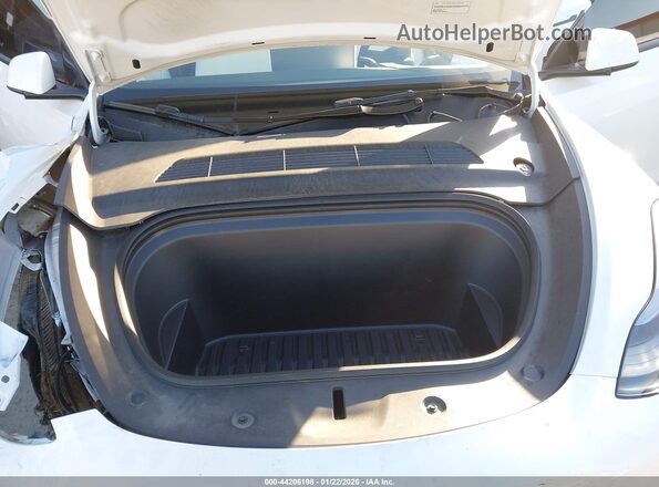 7SAYGDEF0RF072790 2024 TESLA MODEL Y White უკანა ხედი