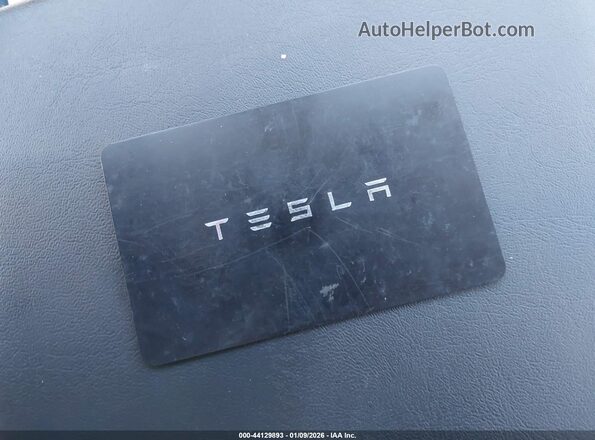 7SAYGDEF7NF459170 2022 TESLA MODEL Y Gray Widok deski rozdzielczej