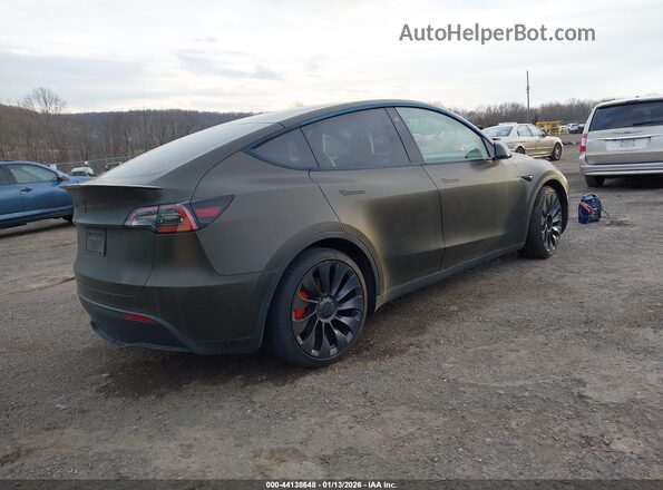 7SAYGDEF9NF518140 2022 TESLA MODEL Y Gray Հետևի աջ