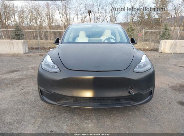 7SAYGDEF9NF518140 2022 TESLA MODEL Y Gray Դիմացի տեսք