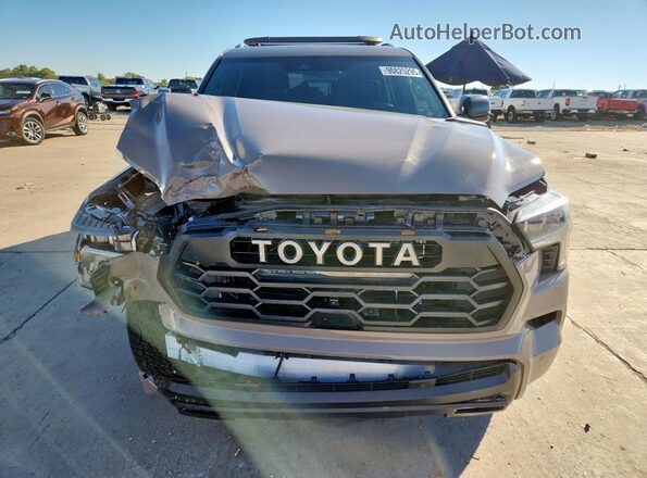 7SVAAABA0SX067579 2025 TOYOTA SEQUOIA Tan Вид спереду