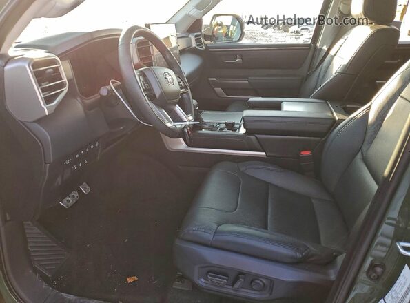 7SVAAABA1PX003235 2023 TOYOTA SEQUOIA Green Vista interior delantera