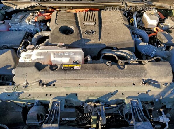 7SVAAABA1PX003235 2023 TOYOTA SEQUOIA Green Vista del compartimento del motor