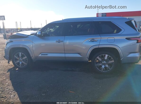 7SVAAABA1PX008855 2023 TOYOTA SEQUOIA Silver 