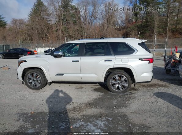 7SVAAABA3RX031489 2024 TOYOTA SEQUOIA White Панорамний вид салону 360°