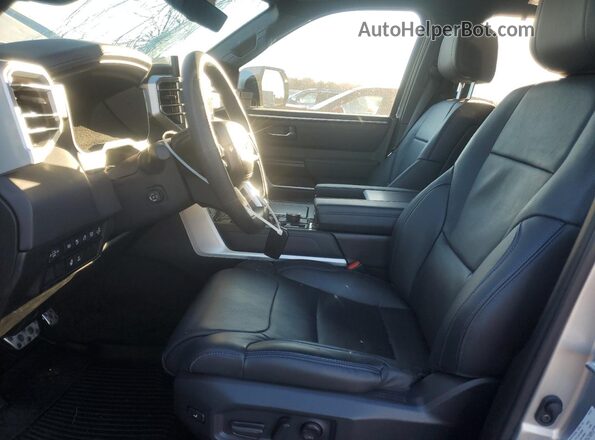 7SVAAABA4SX061333 2025 TOYOTA SEQUOIA Gray წინა სალონის ხედი
