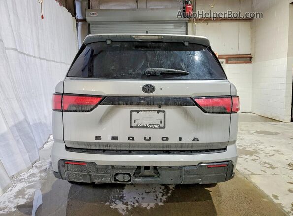 7SVAAABA6RX026884 2024 TOYOTA SEQUOIA Silver 