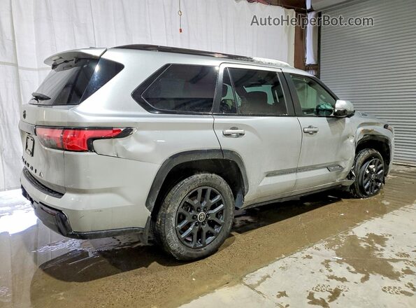 7SVAAABA6RX026884 2024 TOYOTA SEQUOIA Silver 