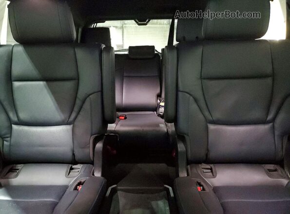 7SVAAABA6RX026884 2024 TOYOTA SEQUOIA Silver 