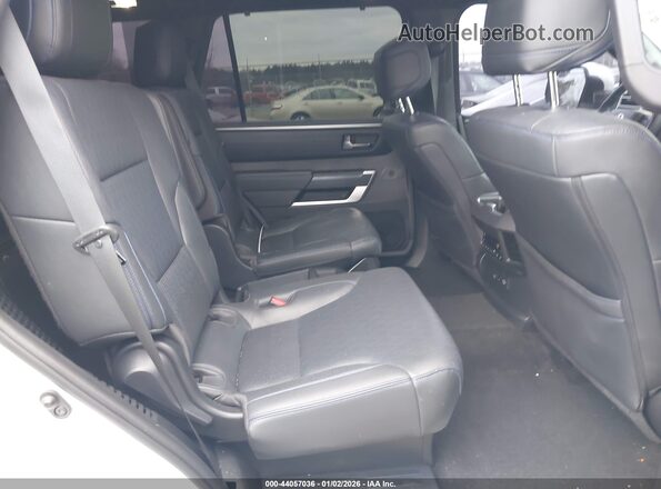 7SVAAABA7PX005703 2023 TOYOTA SEQUOIA White VIN կոդի պիտակի տեսք