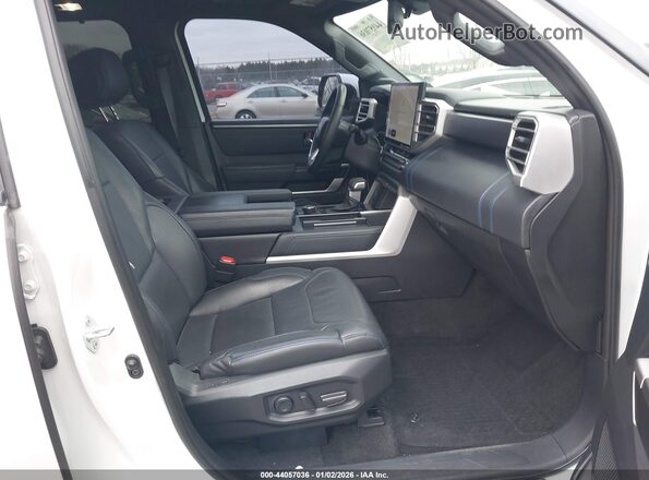 7SVAAABA7PX005703 2023 TOYOTA SEQUOIA White Սալոնի դիմացի տեսք