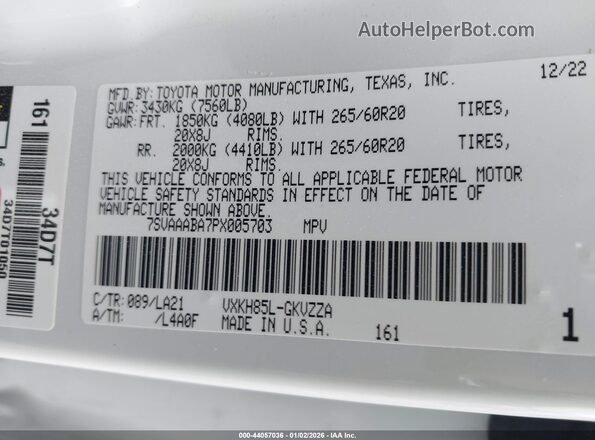 7SVAAABA7PX005703 2023 TOYOTA SEQUOIA White Շարժիչի բաժամունքի տեսք