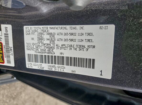 7SVAAABA9PX009624 2023 TOYOTA SEQUOIA Серый Вид наклейки с VIN-кодом