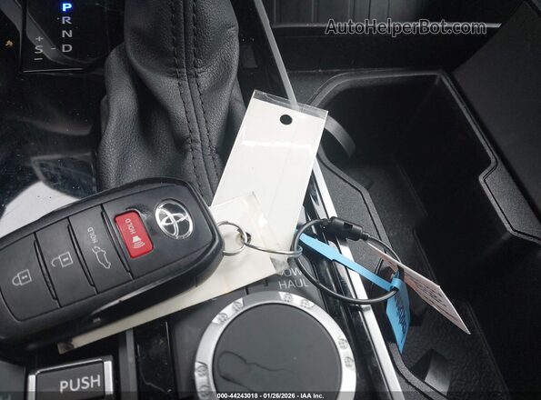 7SVAAABA9RX028385 2024 TOYOTA SEQUOIA Gray წინა პანელის ხედი