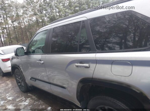 7SVAAABA9RX028385 2024 TOYOTA SEQUOIA Gray სალონის 360-გრადუსიანი ხედი