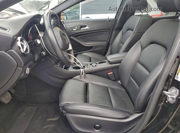WDCTG4GB1LU026802 2020 MERCEDES-BENZ GLA-CLASS Черный Вид панели приборов