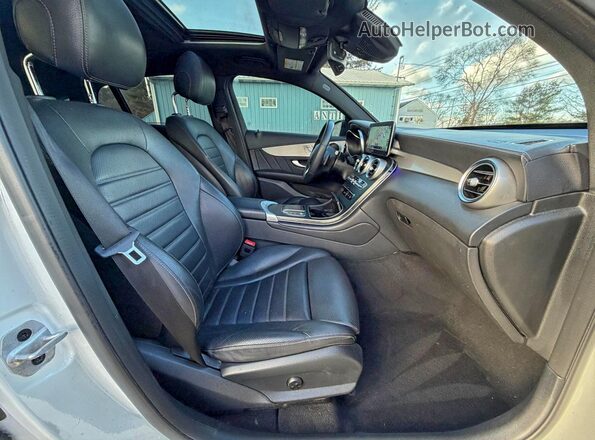 W1N0J8EB0NG025056 2022 MERCEDES-BENZ GLC-CLASS White Widok z tyłu