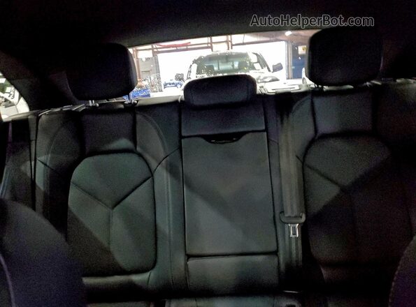 WP1AA2A53NLB01643 2022 PORSCHE MACAN Blue Vista interior trasera