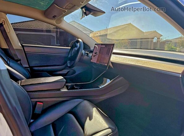 5YJ3E1EA8JF162130 2018 TESLA MODEL Белый 