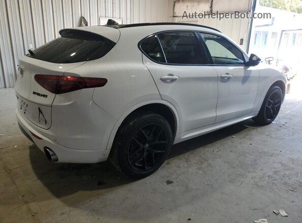 ZASPAKBN6M7D08889 2021 ALFA ROMEO STELVIO Белый Передняя правая четверть