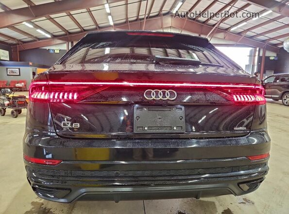 WA1EVAF12MD022460 2021 AUDI Q8 Black Widok wnętrza z przodu