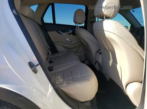 WDC0G4JB2GF077005 2016 MERCEDES-BENZ GLC-CLASS White Widok wnętrza z tyłu