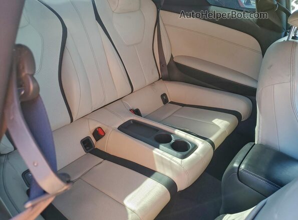JN1EV7KK4MM411028 2021 INFINITI Q60 Red Widok wnętrza z tyłu