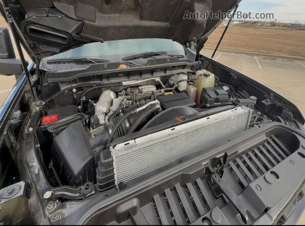 1GC4YMEY4NF335301 2022 CHEVROLET ALL MODELS Black Widok deski rozdzielczej
