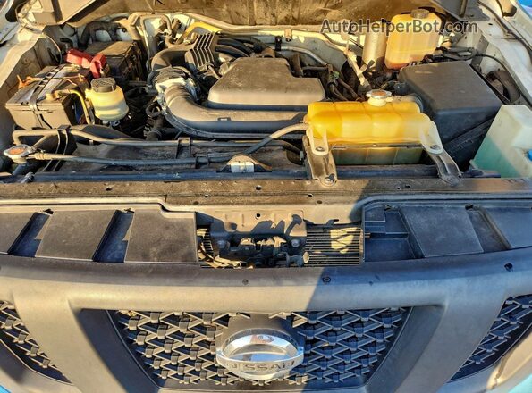 1N6BF0LY4JN801458 2018 NISSAN NV White Widok komory silnika
