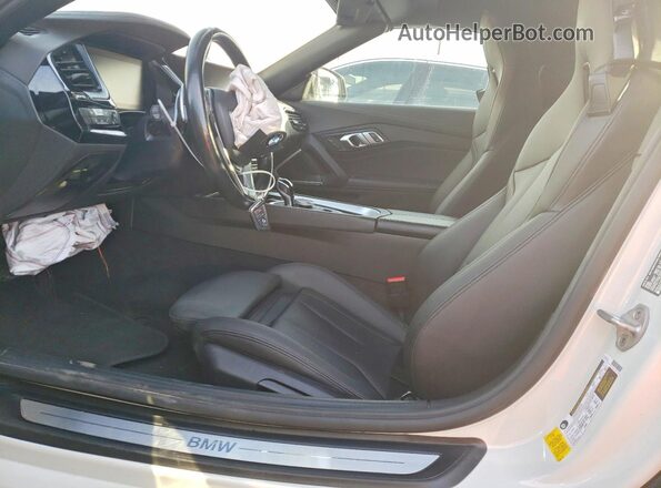 WBAHF3C05NWX77919 2022 BMW Z4 White Вид панелі приладів