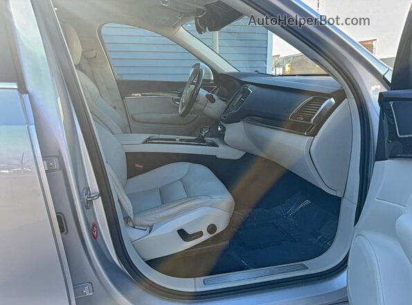 YV4A22PK1J1204266 2018 VOLVO XC90 Silver 