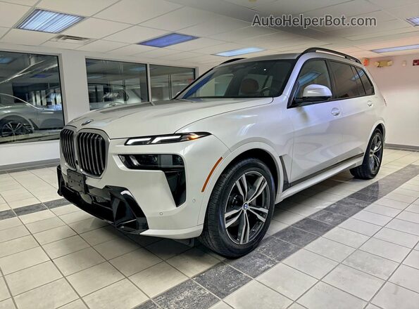 5UX23EM02T9158734 2026 BMW X7 White Trasero derecho