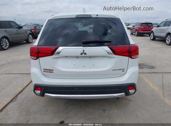JA4AD3A30HZ028840 2017 MITSUBISHI OUTLANDER White 