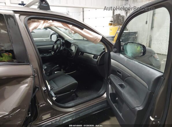 JA4AD3A34JZ021704 2018 MITSUBISHI OUTLANDER Gray Vista interior delantera