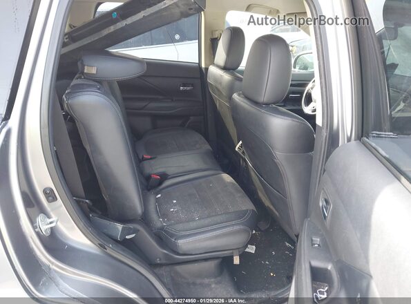 JA4AD3A38KZ030648 2019 MITSUBISHI OUTLANDER Silver Vista de la etiqueta del VIN