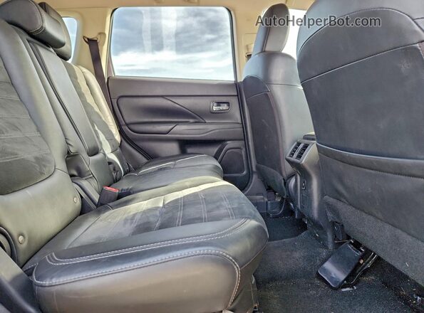 JA4AD3A3XKZ010224 2019 MITSUBISHI OUTLANDER Gray უკანა სალონის ხედი